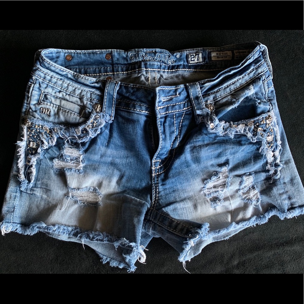 EUC SZ 27 Miss Me Jean Shorts